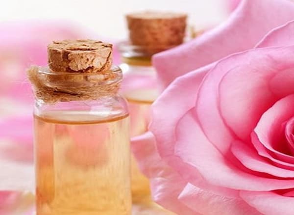 تصویر 1 از قیمت گلاب دو آتیشه اصل + خرید باور نکردنی